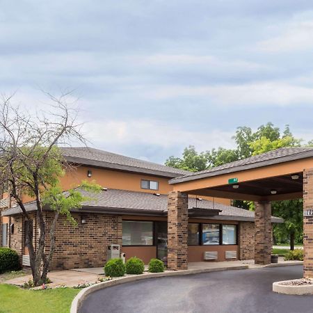Days Inn By Wyndham Stoughton Wi. Esterno foto