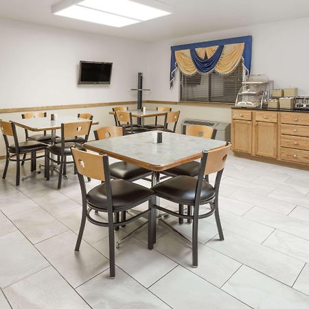 Days Inn By Wyndham Stoughton Wi. Esterno foto