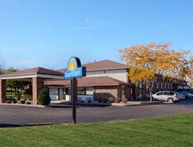 Days Inn By Wyndham Stoughton Wi. Esterno foto