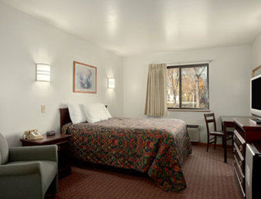 Days Inn By Wyndham Stoughton Wi. Esterno foto